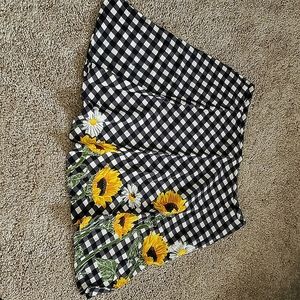 Side zipped short sunflower skirt